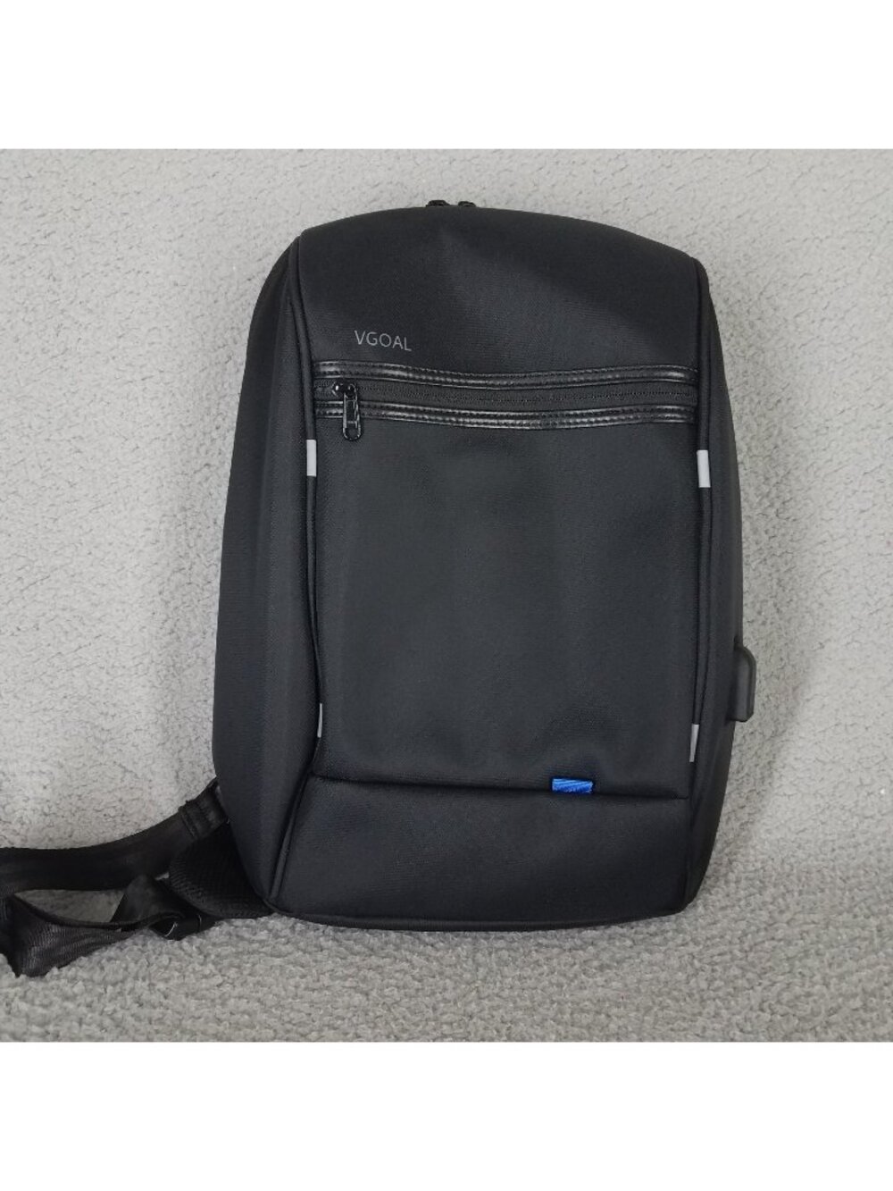 VGoal Sling Pack Bag USB Charging Port  Adult Black Travel Nylon Laptop Sleeve